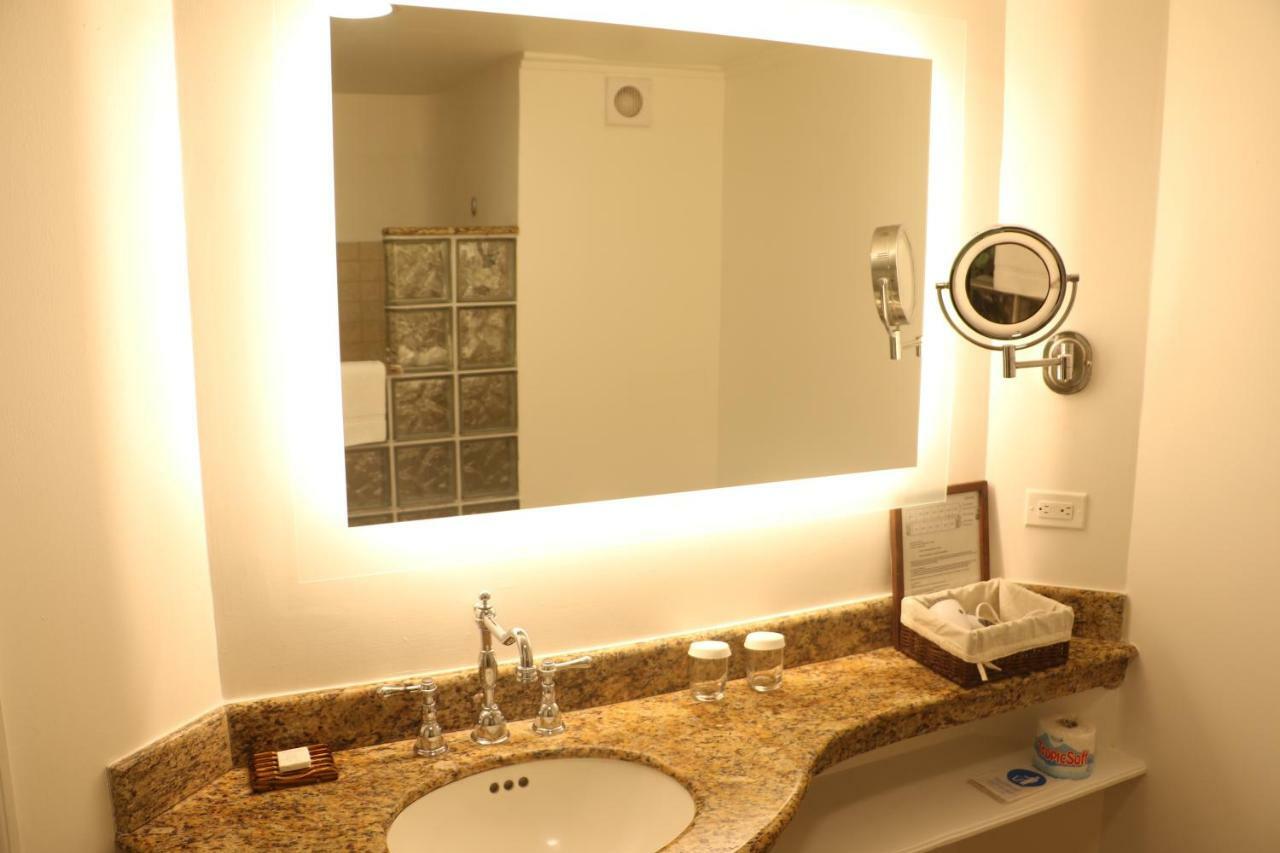 Sundeck Serenity Suites